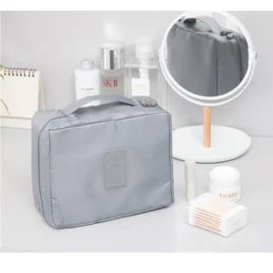 Travel Makeup Bag: Waterproof & Stylish - Ideal for Pakistan!
